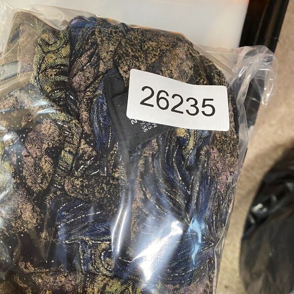 Maggie Barnes Top Women 2X Plus Gray Feather Print One Button 3/4 Sleeve Casual - Picture 8 of 8